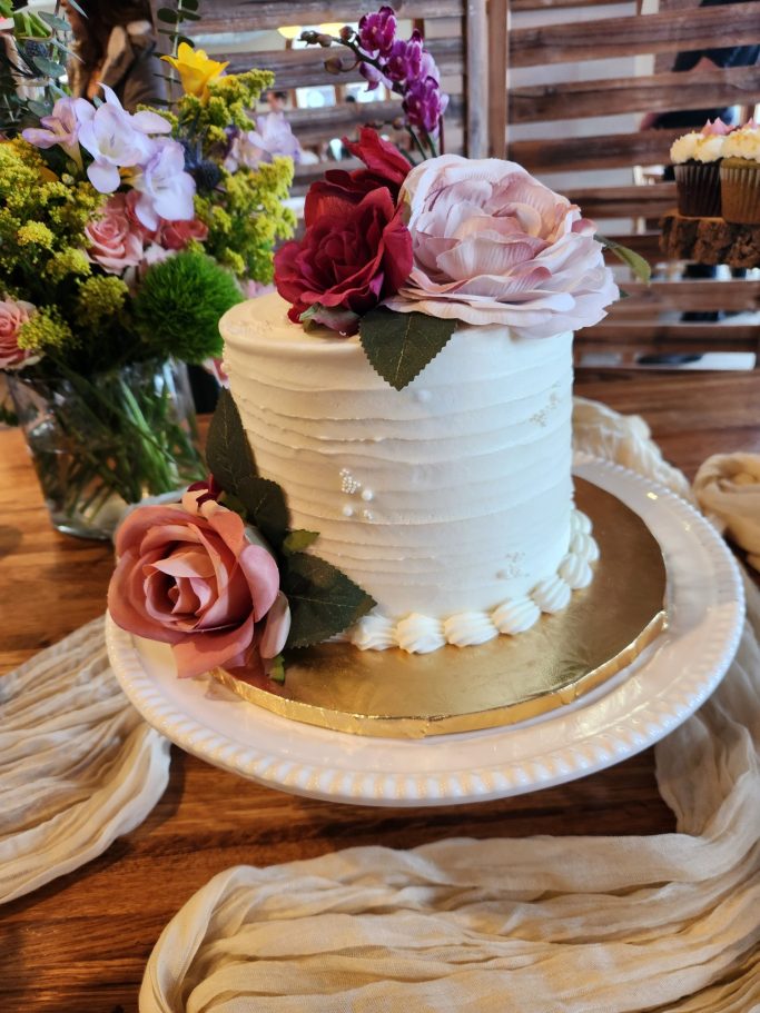 custom wedding cake by Navesink Bakery