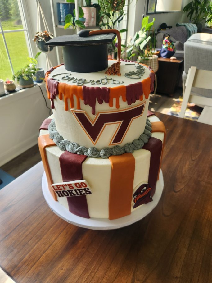 college graduation cake